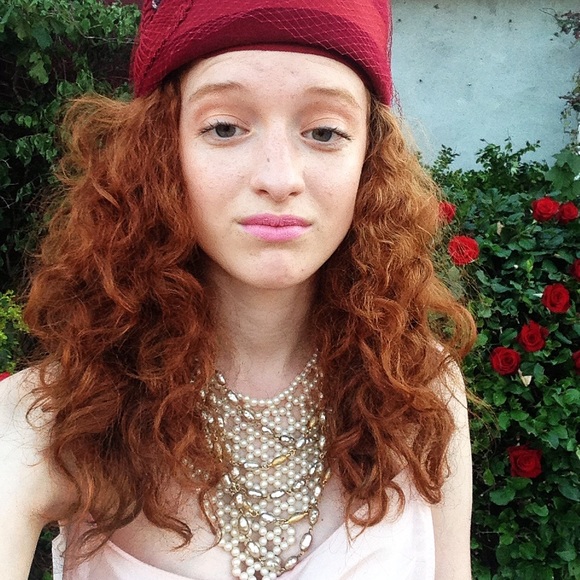 Meet your Posher, Emily - Picture 5 of 5